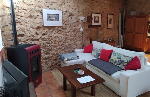 Riofrío del Llano Casa | LAS Casitas DEL Salado - LA Casita Roja Ideal Para Desconectar, Admite Mascotas