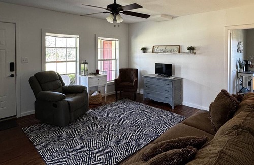 Anderson County Otro | 11 miles from River Run ATV Park! QUIET COUNTRY RETREAT! Fire Pit!!