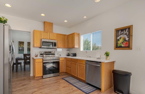 Northwest Reno Casa | 3x2.5 Home with Spectacular Valley Views, pet friendly.