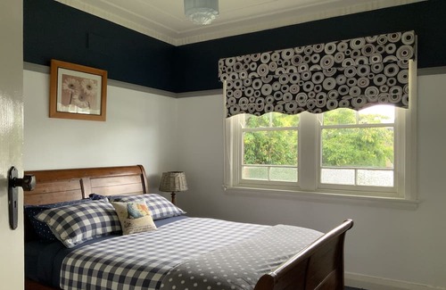 Crookwell Casa | Home away from home, 3 bedroom house, one block from Main Street