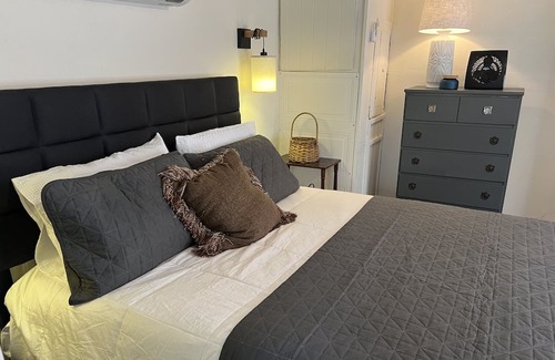 Shallotte Casa | Pet Friendly Cozy Vintage Getaway