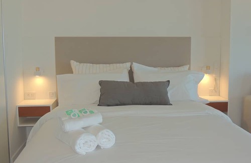 Retiro Apartamento | Monoambiente DE Lujo con Pileta - Torre Bellini 21