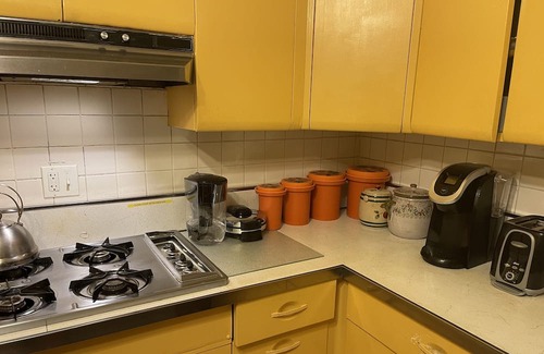 Capitol Heights Casa | Minutes to DC Capitol Hill. Metro. Perfect for Family Vacay & Remote travel.