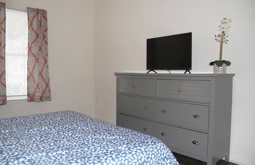 Sanford Apartamento | Luxury Sanford FL Apt w/ Private Garage, Pool access, W/D in unit, Patio