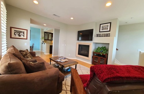 Aliso Viejo Casa | PANORAMIC MERIDIAN RESIDENCE