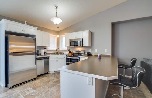 West Fargo Casa | Pet-Friendly North Dakota Escape w/ Fenced-In Yard