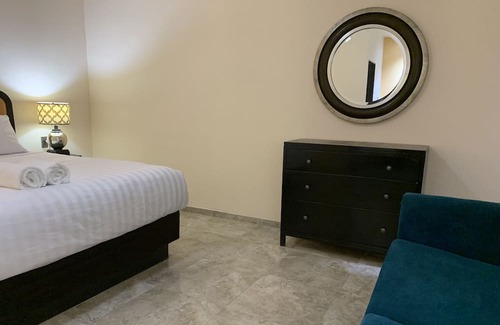 Zaragoza Apartamento | New cozy apartment for 2, short walk to beach #9
