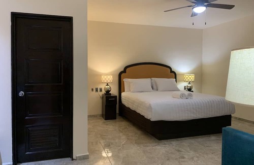 Zaragoza Apartamento | New cozy apartment for 2, short walk to beach #9