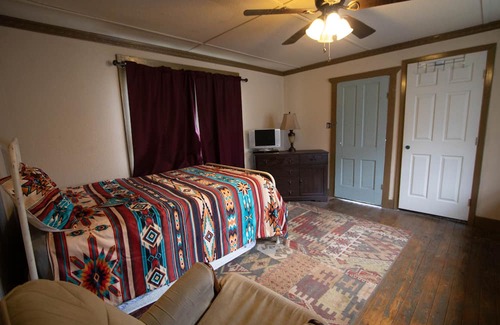 Plantersville Cabina | Charming Country Cabin