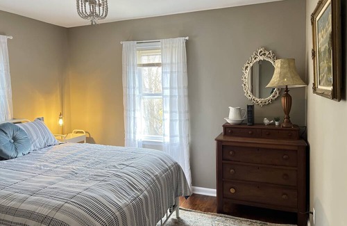 Brownsburg Casa | Brownsburg, Indiana Historic Home- Close to Lucas Oil track, dining, shopping!