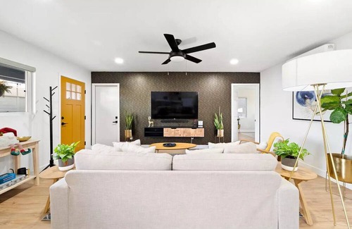 La Presa Casa | Charming 2 bedroom home in Spring Valley, CA.