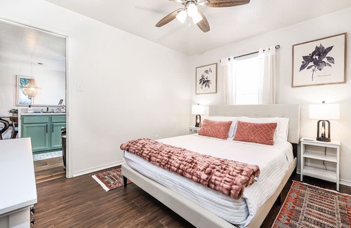 Killeen Apartamento | Unwind in Style: Rent Our Spacious 2BR Apartment. Monthly Rentals Welcome