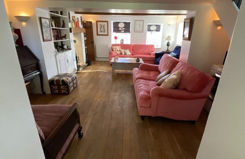 Spalding Casa | French themed 2-Bed Cottage on the Norfolk Wash