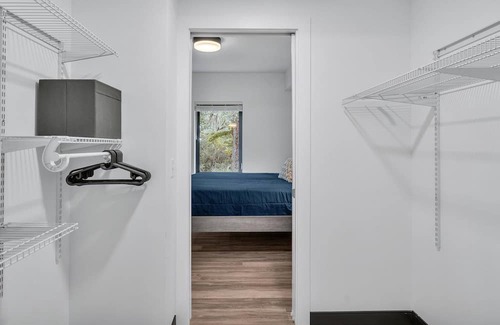 Zephyrhills West Apartamento | Escape to our Vibrant 2BDR Getaway, Steps from Exquisite Wellness and Sports Amenities