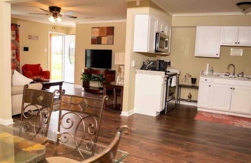 Luling Casa | The Cozy Corner