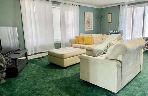 Acton Casa | Serene 3BR Home with Pool Table