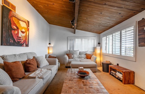 Lemon Grove Casa | Mountain Majesty: Your Serene Escape Awaits!