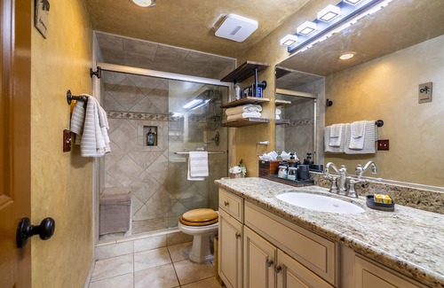 Lemon Grove Casa | Mountain Majesty: Your Serene Escape Awaits!