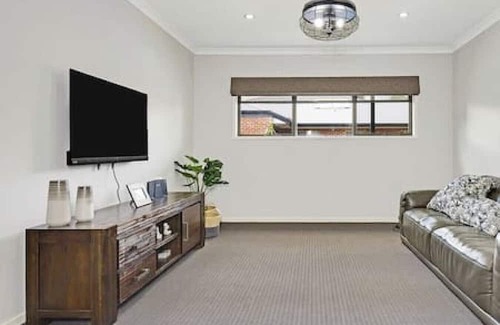 Shepparton Casa | Windsor Castle - Modern 4 bedroom home