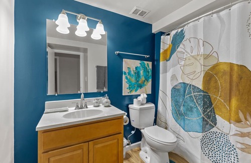 Towson Apartamento | Heart of Towson|Pool|King|Parking|600Mbps|Gym