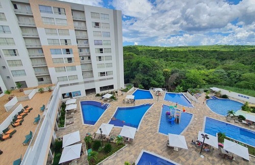 Pousada do Rio Quente Apartamento | Resort Park Veredas with the warm river in the background