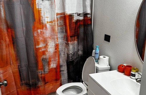 Jefferson Casa | Tangerine Dream - 1BR King Suite