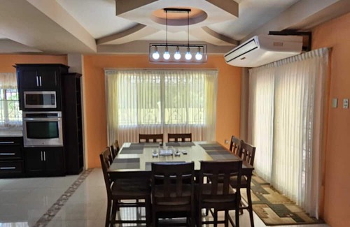 Penal-Debe Casa | 6 A/C bedroom , 4 full baths, 4500 Sq ft ,10 mins away from city and highway