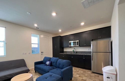 Jurupa Valley Casa | Comfortable 1b1b/ private laundry and kitchen