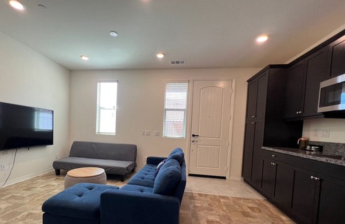 Jurupa Valley Casa | Comfortable 1b1b/ private laundry and kitchen