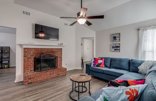 Allen Casa | Charming freshly renovated house in the heart of Allen.