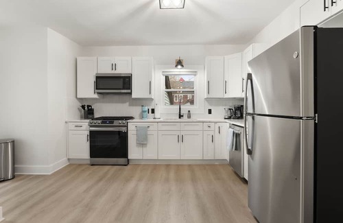 South Wedge Casa | Modern 4 BR/2 Bath House near University of Rochester