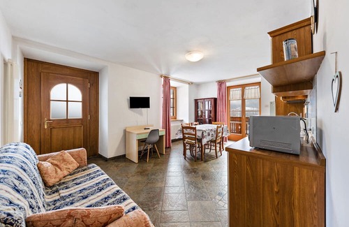 Croviana Apartamento | Apartment "Casa Bluesky" with Mountain View, Private Garden & Wi-Fi