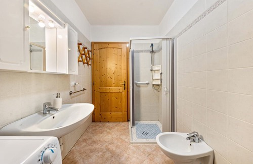Croviana Apartamento | Apartment "Casa Bluesky" with Mountain View, Private Garden & Wi-Fi
