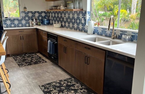Vista Casa | New on VRBO, Superhost on Arbnb for 2 years. Spacious Private Home Vista, CA