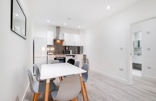 Corby Apartamento | Corby City Centre Apt. 02 - Short-Term Rentals in Northamptonshire