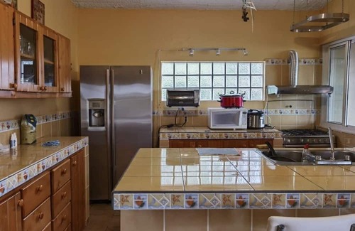 Santa Cruz Chalet De Esquí | Chalet Espacioso a Orilla de la Playa ,ideal Para Relajarte con Familia y Amigos