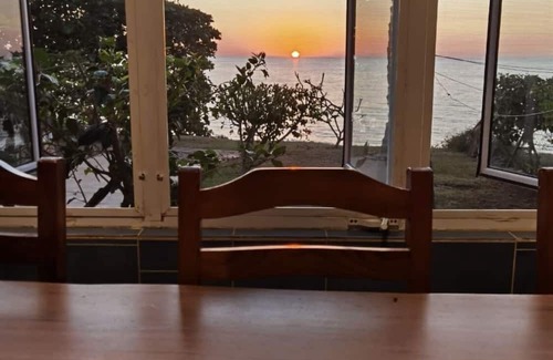 Santa Cruz Chalet De Esquí | Chalet Espacioso a Orilla de la Playa ,ideal Para Relajarte con Familia y Amigos