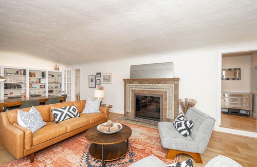 Roselawn Finance Casa | Enchanting 4BR Oasis by Nature Preserve - Minutes from Everything!