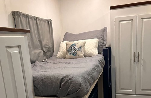 Rogers Bay Alquiler De RV | Shrimp Queen Glamper 2 BR-5 beds-Topsail Beach NC