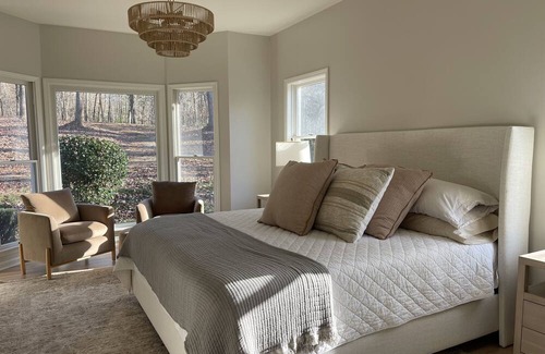 Stephens Casa | Private wooded setting overlooking a beautiful stream, 10 miles from downtown