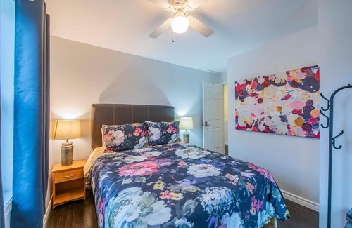 Smiths Falls Casa | Just 175 steps from the world famous Rideau Canal