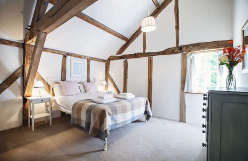 Westbrook Court Casa | Large 6 bedroom holiday home close to Hay on Wye - with incredible views