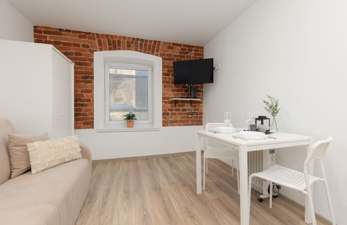 Lodz Apartamento | Beige Studio in City Center by Renters