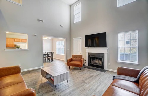 Toddville Road Casa | Spacious Gem Close 2 Airport!