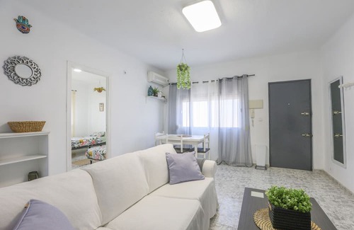Elcano-Los Bermejales Casa | BERMEJALES EL CANO - ADULTS ONLY - Lovely apartment in Seville with free wifi