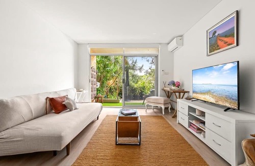 Lane Cove Apartamento | Chic 2-Bed Haven With Alfresco Area in Lane Cove