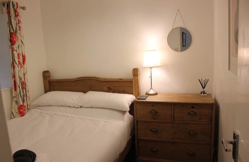 Nant Peris Cabaña | Traditional Welsh stone cottage nestled within the iconic Llanberis Pass.