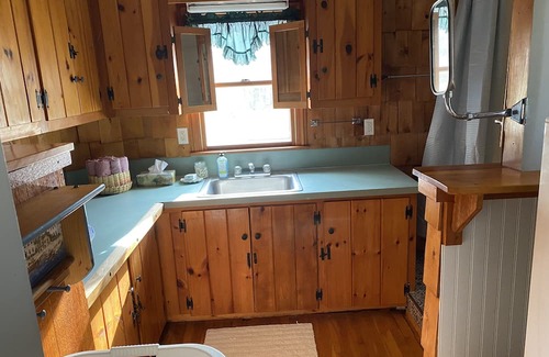 Belfast Casa | Cozy retreat in the Woods! 10 minutes to Belfast. 1 hour to Acadia. Pets OK.