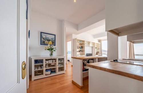 Laracha Apartamento | Fee4Me Front line beach flat in Caión