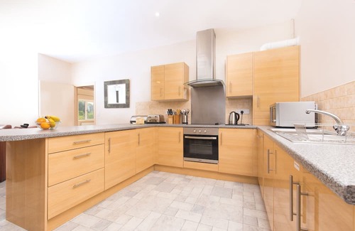 West Down Cabaña | Lake view Cottage West Down